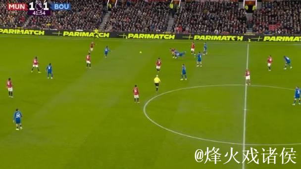 塞梅约与达洛特冲突升级,摔倒后锁喉反击,两人双双染黄 塞梅约与达洛特冲突升级,摔倒后锁喉反击,两人双双染黄